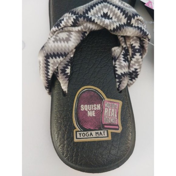 NWT Sanuk Yoga Mat Sling Back Flat Sandal Gray Black White Print New Sz 7 - Picture 9 of 12